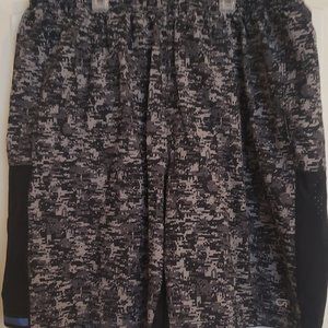 Gap Fit; 2 in 1 layered running shorts